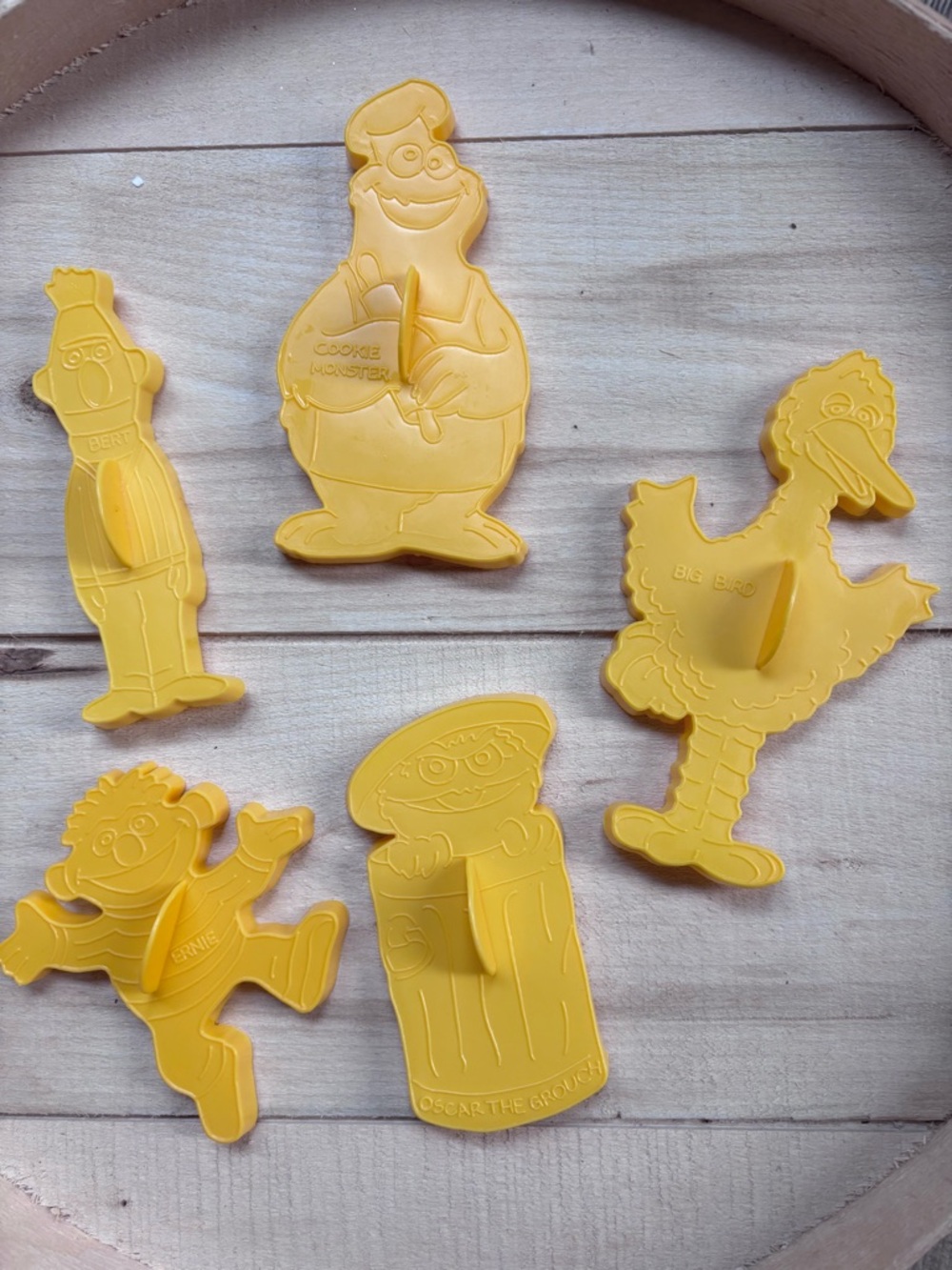 Vintage Sesame Street Cookie Cutter Set 5pc Retro Baking Toys Muppets Inc 1970s